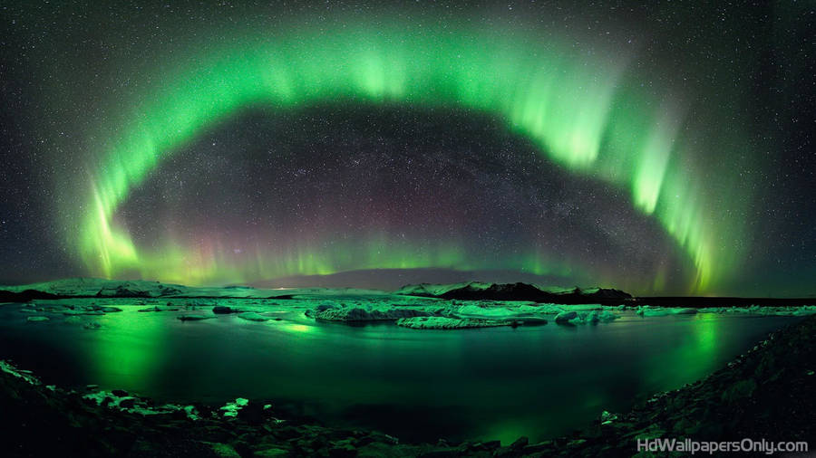 Nice Aurora Borealis View Wallpaper