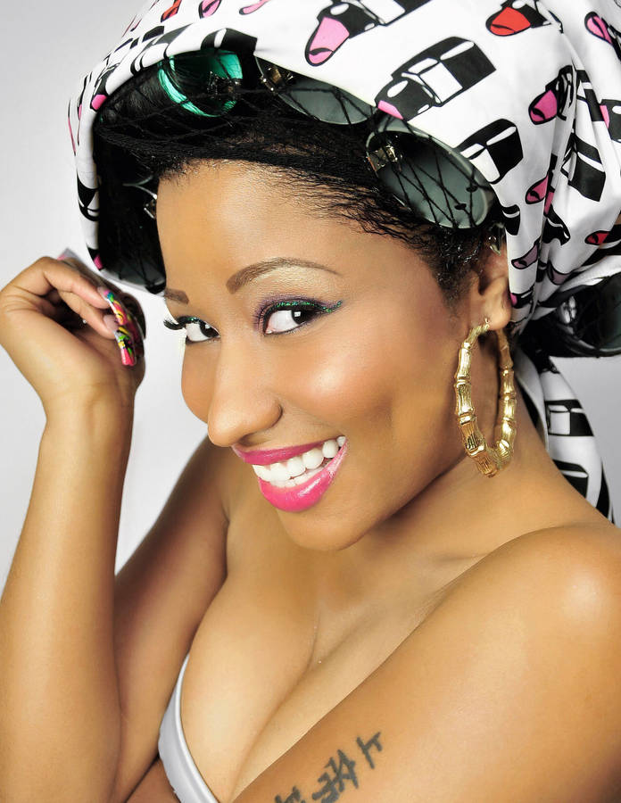 Nicki Minaj Hd Curlers Wallpaper