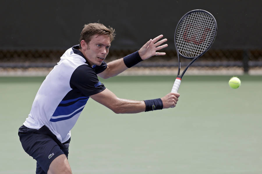 Nicolas Mahut Eyes On The Ball Wallpaper