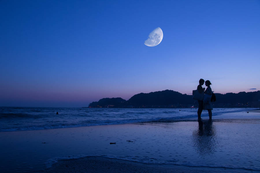 Night Aesthetic Couple On Beach Wallpaper