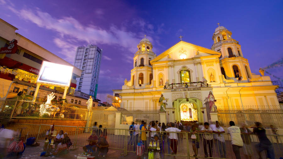 Nighttime Splendor At Quiapo Church, Manila Wallpaper