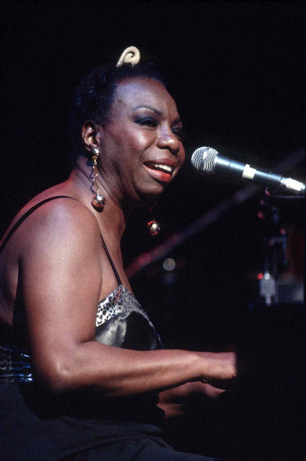 Nina Simone American Singer Playing Piano Wallpaper