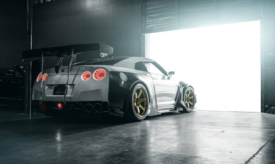 Nissan Skyline Gtr R35 Garage Wallpaper