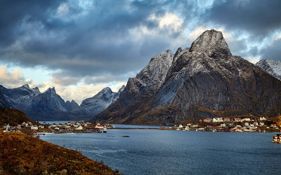 Norway Jagged Mountains Of Reine Wallpaper