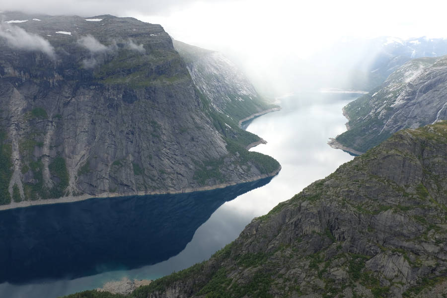 Norway Narrow Passage Of Trolltunga Wallpaper