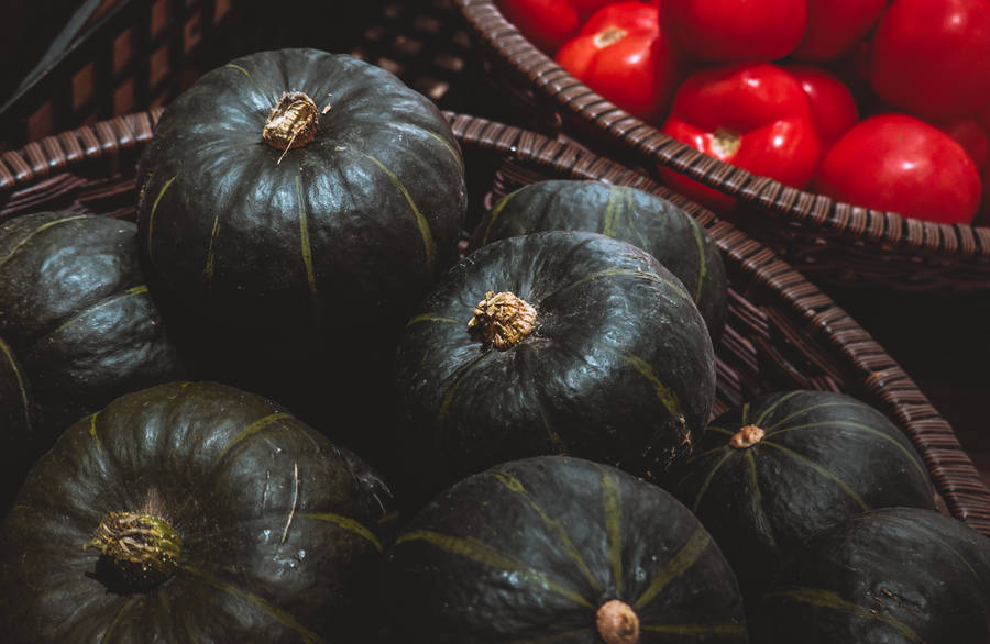 November Black Pumpkin Basket Wallpaper