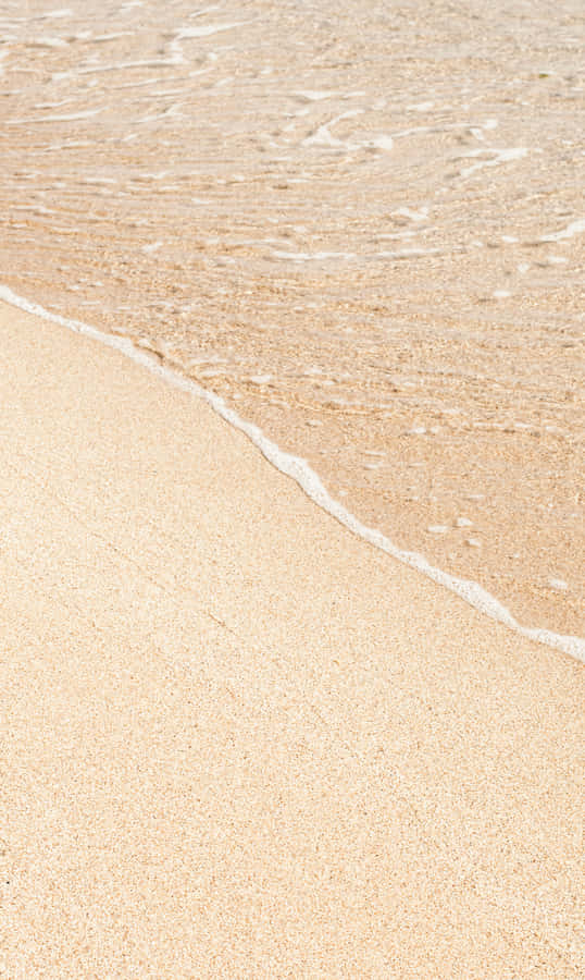 Ocean Beach Waves Hitting Sand Wallpaper