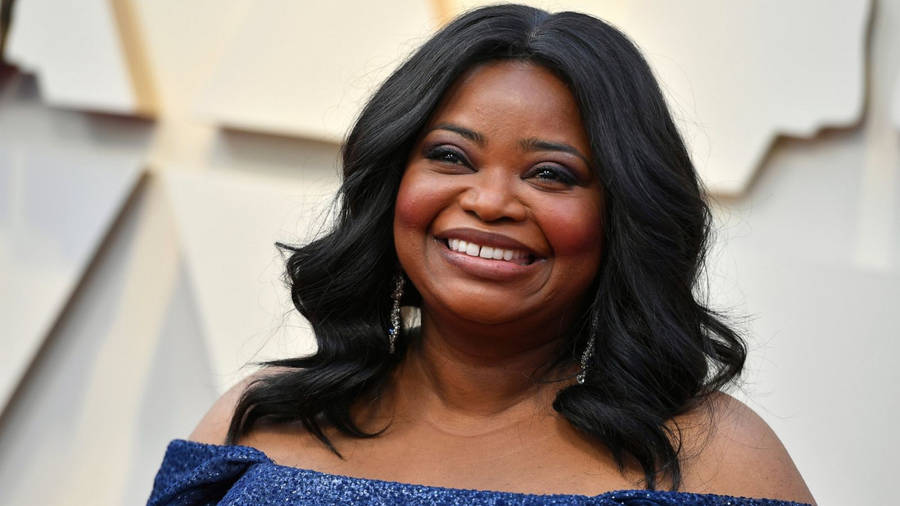 Octavia Spencer Oscars Award In Dolby Theatre Wallpaper