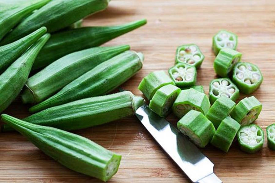 Okra And Knife On Chopping Board Wallpaper