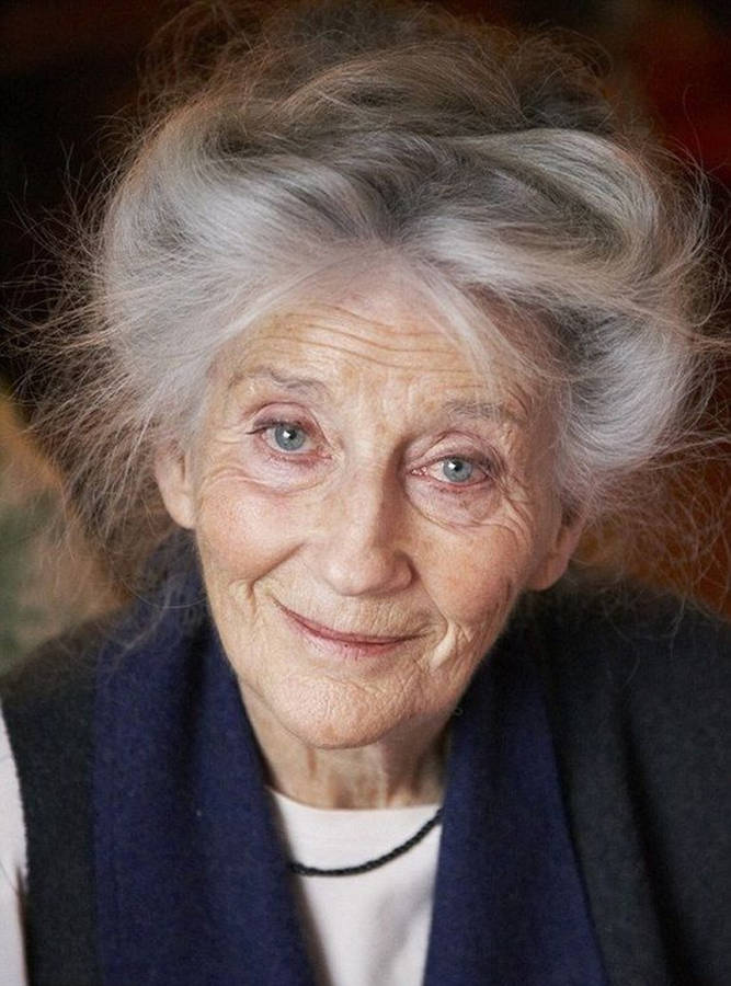 Old Woman Phyllida Law Wallpaper