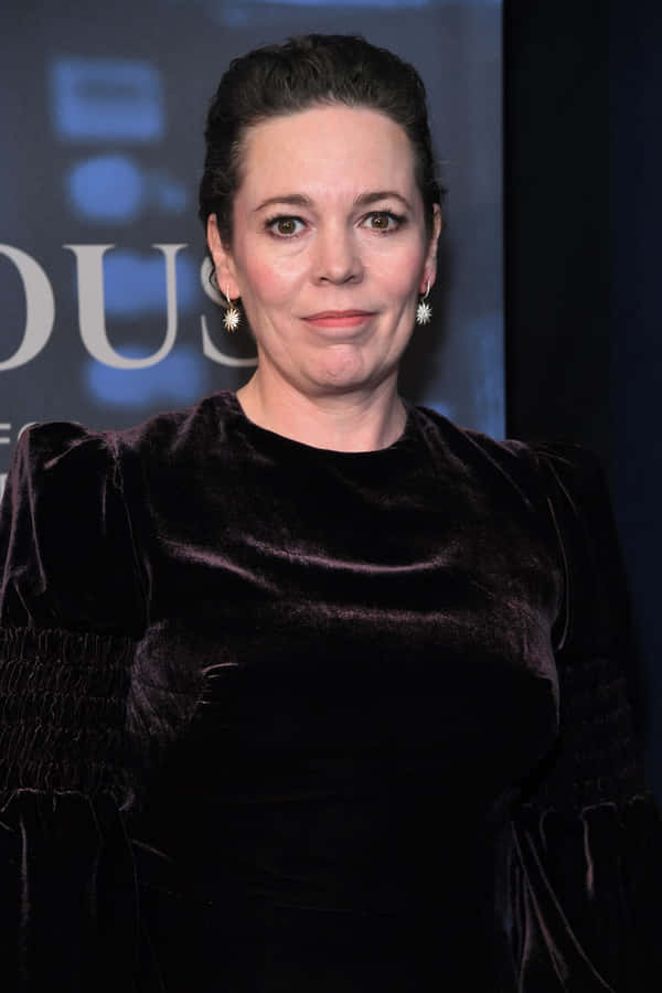 Olivia Colman, The Queen Of British Drama Wallpaper