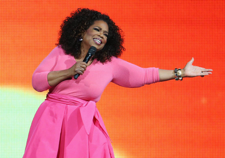 Oprah Winfrey In Pink Dress Wallpaper