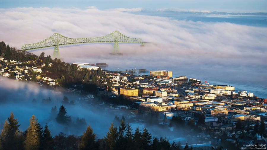 Oregon Astoria Port City Fog Wallpaper