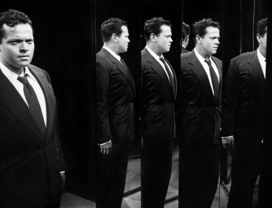 Orson Welles, In His Character Role From The 1947 Movie 'the Lady From Shanghai' Wallpaper