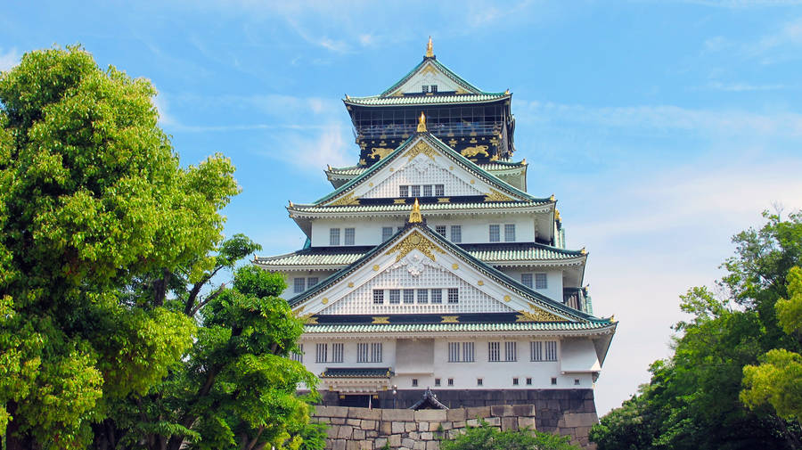 Osaka Castle On A Fine Day Wallpaper