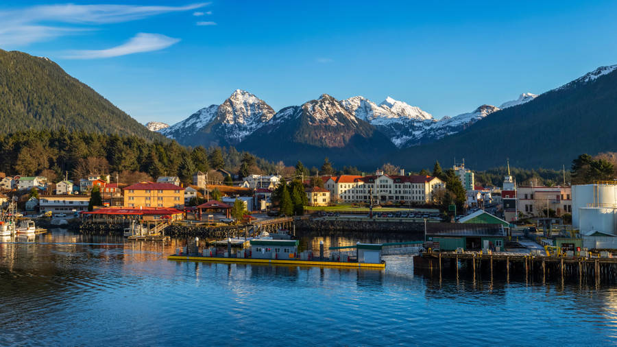 Overlooking Mountains Of Anchorage Wallpaper