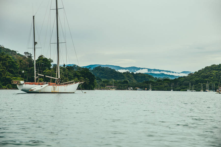 Panama Sailboat Wallpaper