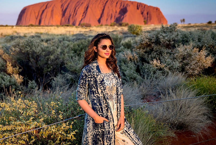 Parineeti Chopra Uluru Wallpaper