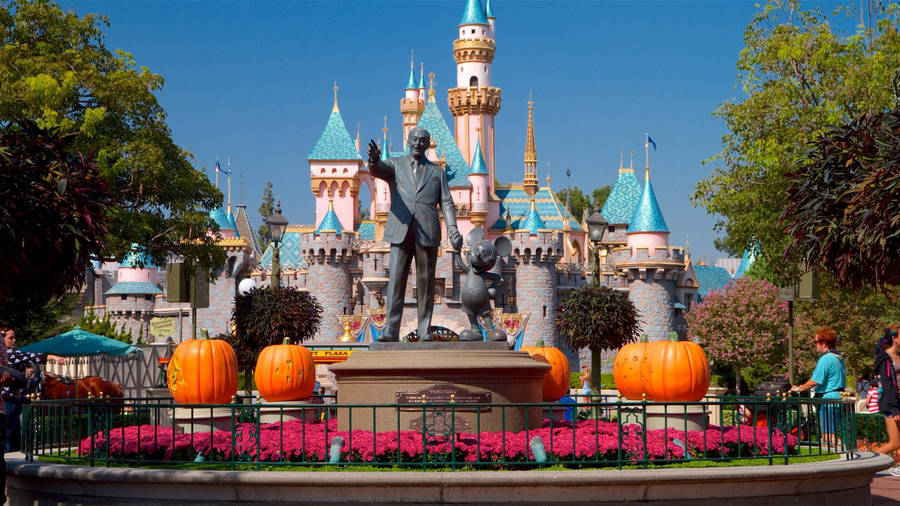 Partners Statue In Anaheim, California Wallpaper
