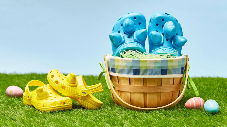 Peeps In Classic Crocs Wallpaper