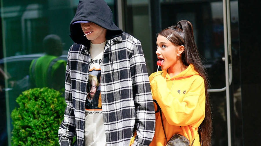 Pete Davidson With Ex-fiancée Ariana Grande Wallpaper