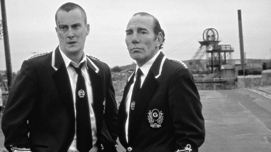 Pete Postlethwaite And Stephen Tompkinson Wallpaper