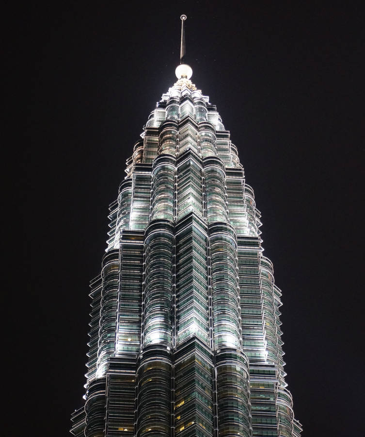 Petronas Skyscraper At Night Wallpaper