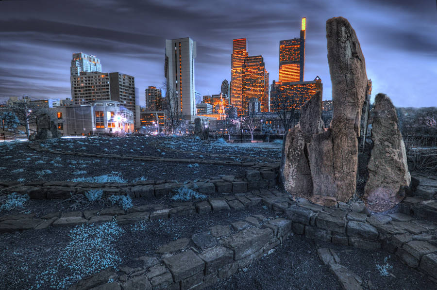 Philadelphia Rock Statue In Park Wallpaper