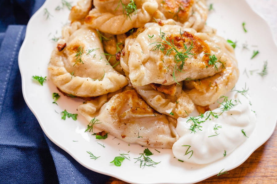 Pierogi Garnish Cream Wallpaper