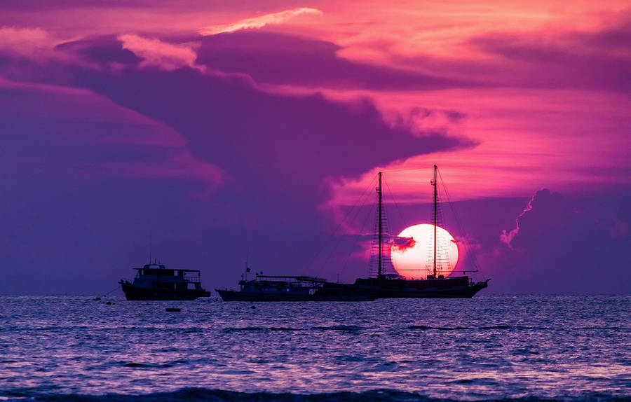 Pink And Purple Pattaya Sunset Wallpaper