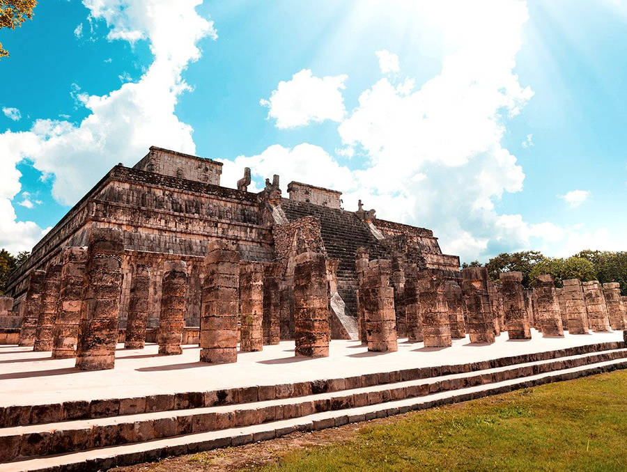 Pleasant Day At Chichen Itza Wallpaper