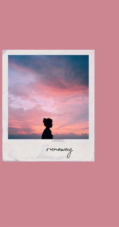 Polaroid Runaway Wallpaper