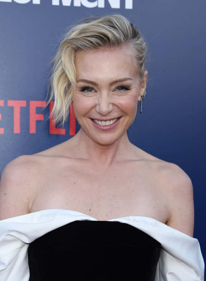 Portia De Rossi Smilingat Event Wallpaper