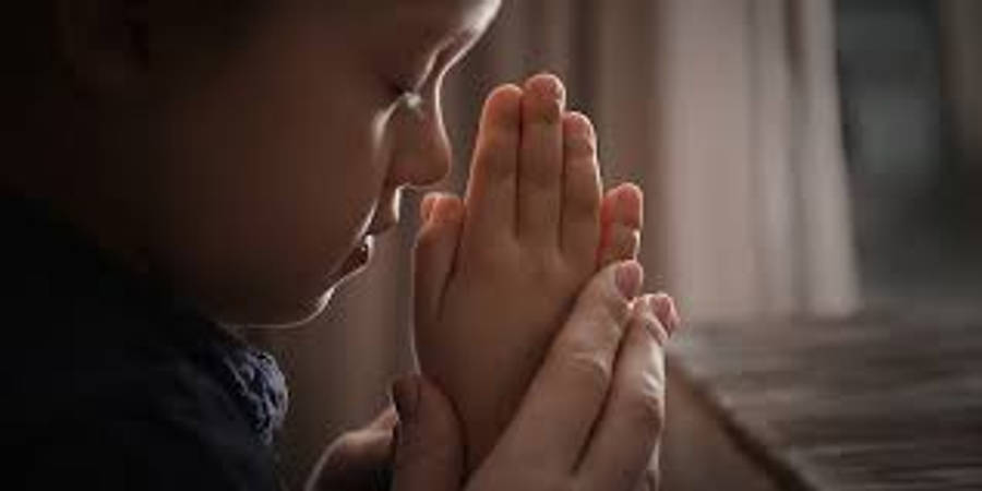 Prayer Young Child Hands Wallpaper