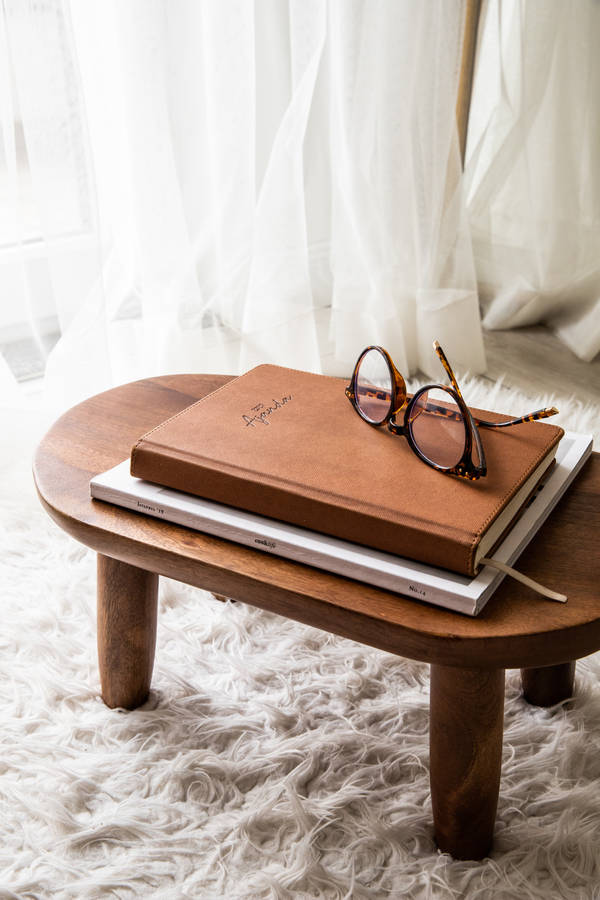 Preppy Aesthetic Books Glasses Wallpaper