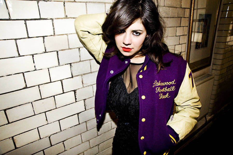 Preppy Marina And The Diamonds Wallpaper