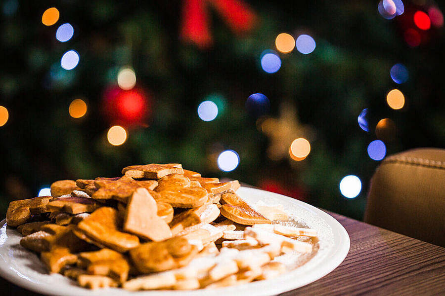 Pretty Christmas Cookies On Plate Wallpaper