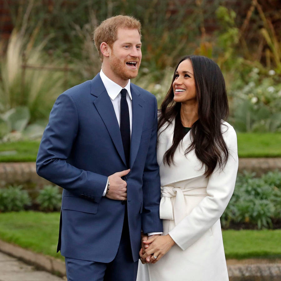 Prince Harry Meghan In Garden Wallpaper