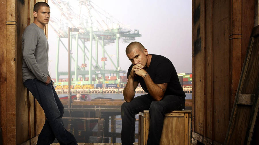 Prison Break Michael And Lincoln Photoshoot Wallpaper