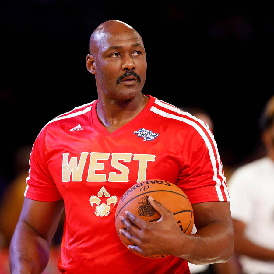 Professional Basketball Player Karl Malone Wallpaper