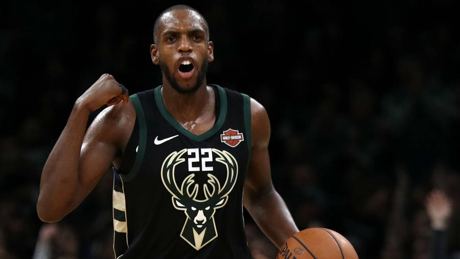 Professional Player Khris Middleton Wallpaper