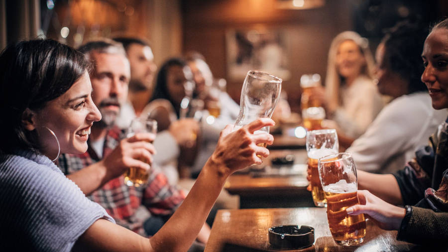 Pub Friends Beer Cheers Photography Wallpaper