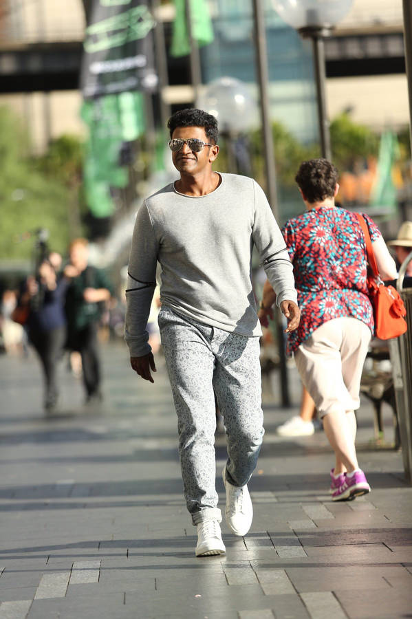 Puneeth Rajkumar Chill Walking Wallpaper