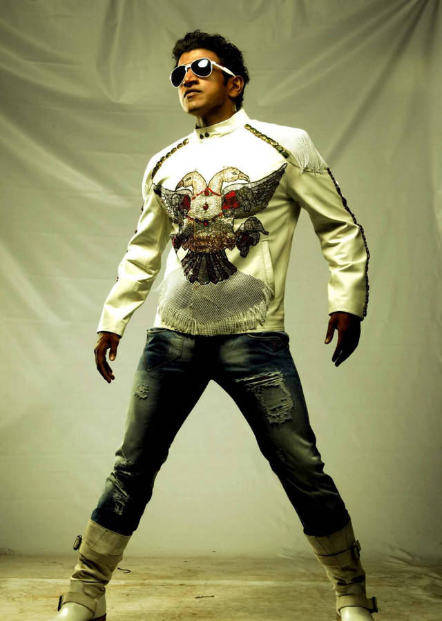 Puneeth Rajkumar Eagle Jacket Wallpaper