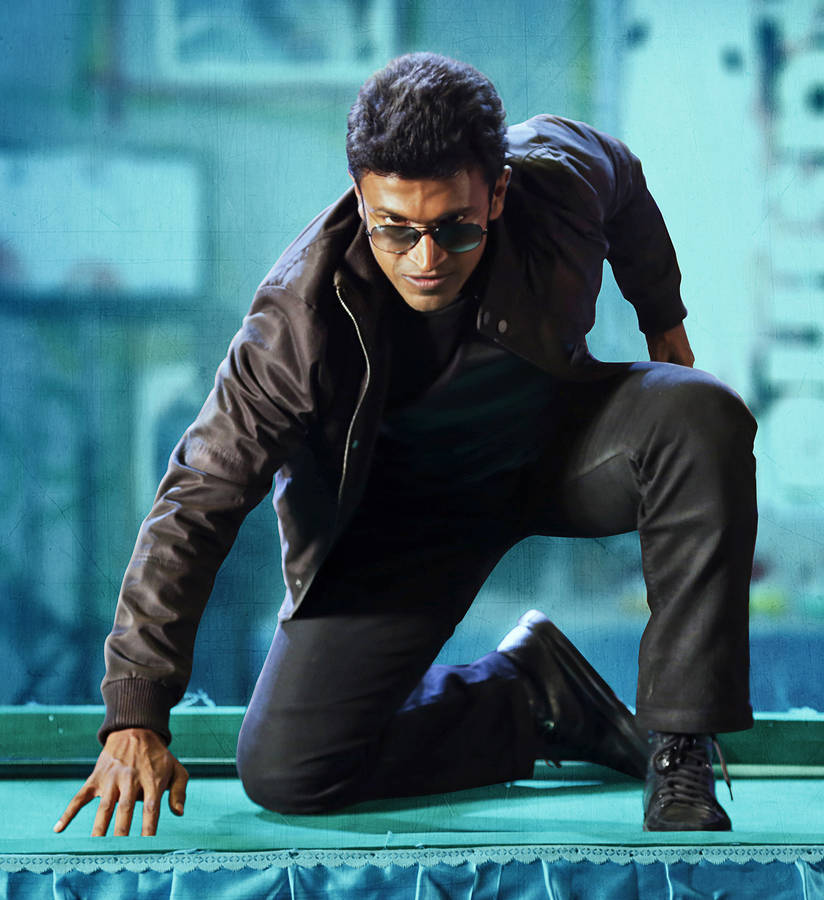 Puneeth Rajkumar Rajakumara Action Wallpaper