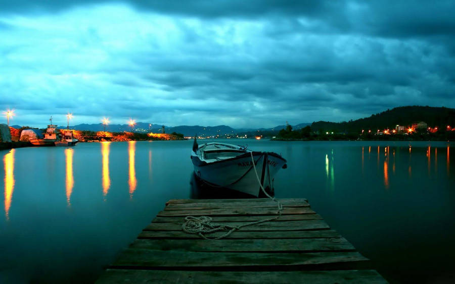 Quiet Wharf At The Evening Wallpaper