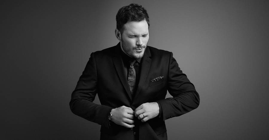 Quirky Chris Pratt Black & White Wallpaper