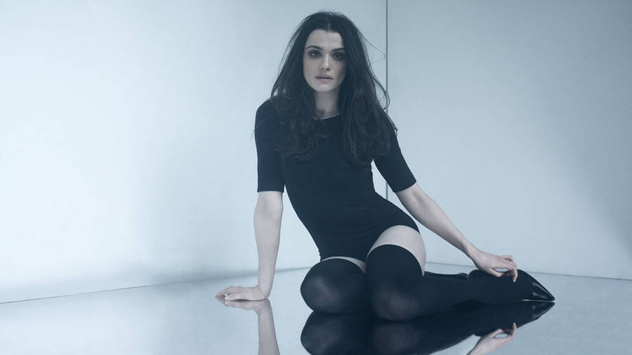 Rachel Weisz All Black Outfit Wallpaper