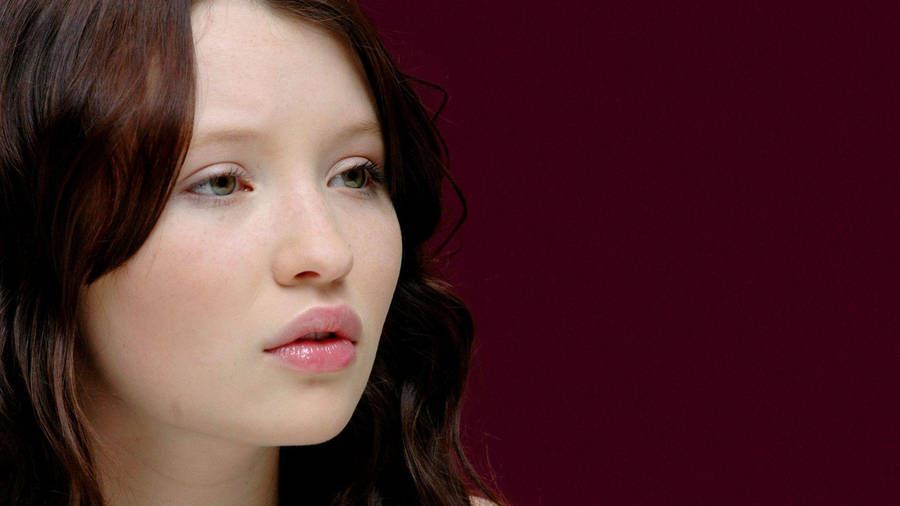 Radiant Portrait Of Australian Actress Emily Browning Wallpaper