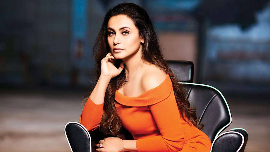 Rani Mukerji In Orange Dress Wallpaper